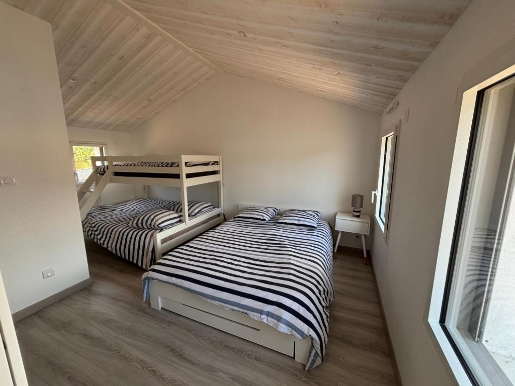Villa LES EMBRUNS avec piscine intérieure chauffée 2 à 8 personnes - 2