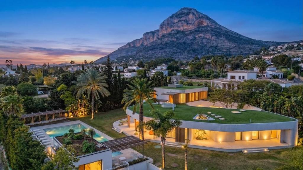 Casa Torus Luxury Design Villa with Private SPA & Cinema - 1
