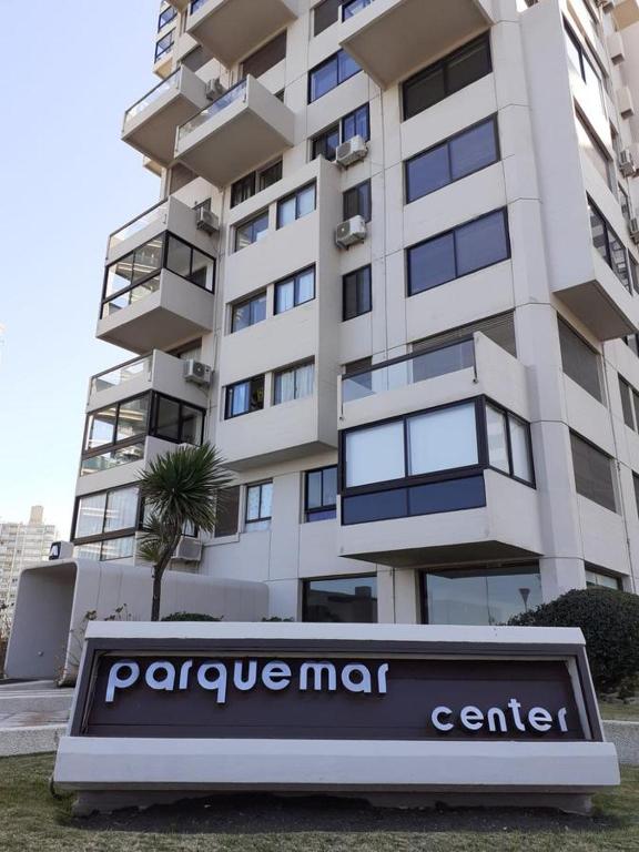 Apartamento frente a parada 2 de Playa Brava - Ed Parquemar Center - 2