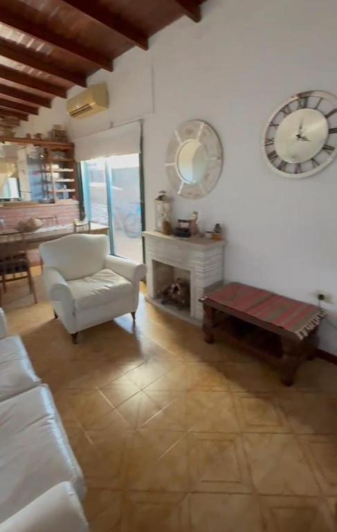 Casa centrica amplia en Baradero con parque y pileta - 5