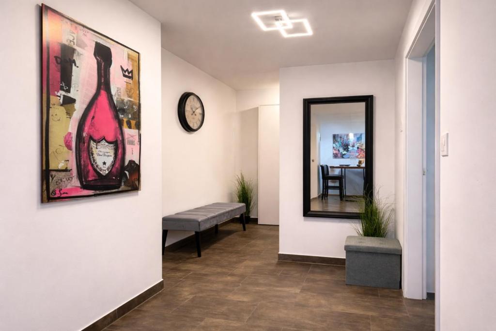 Wohnen am Fluss im City Apartment Linz Donaublick - Garten, Cafe & WLAN, Self-checkin, Parkplatz, für 4 Gäste - 3