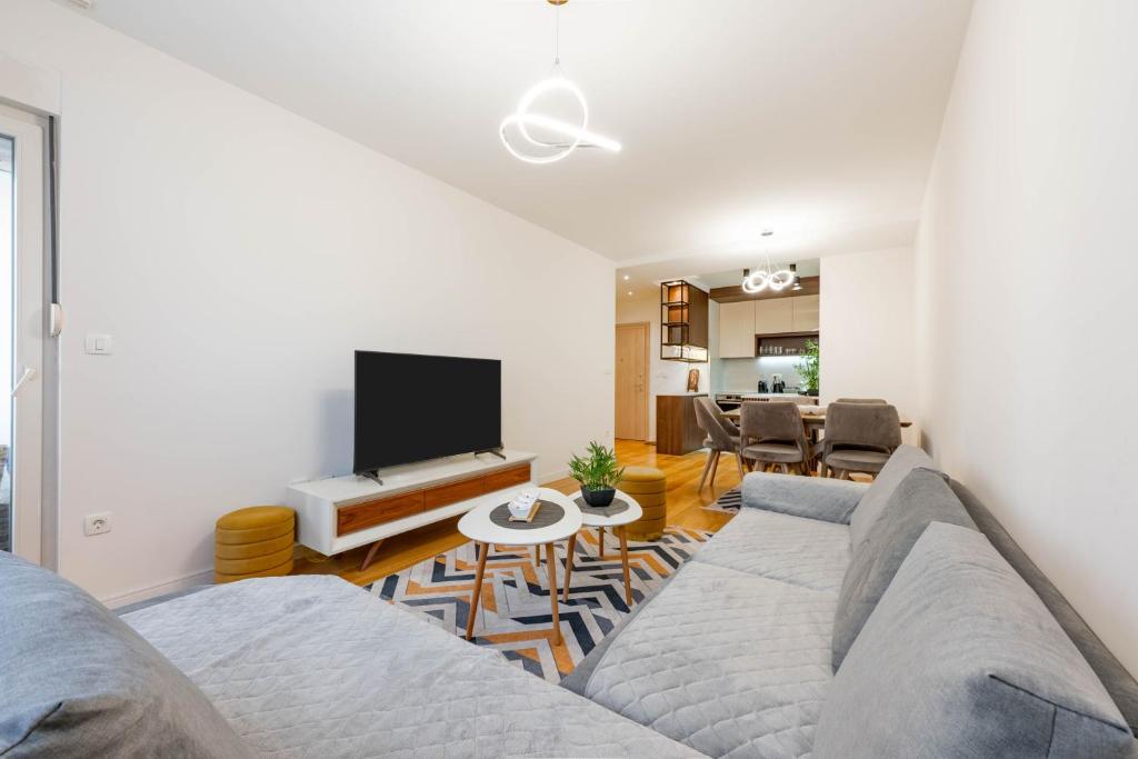 Gorgerous 2 Bedroom Apartment - 2