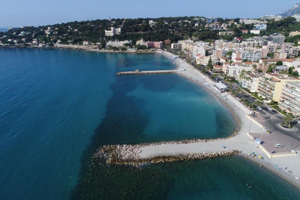 Elegant 2-bedroom apartment with balconies - Parking - Close to Monaco - 2