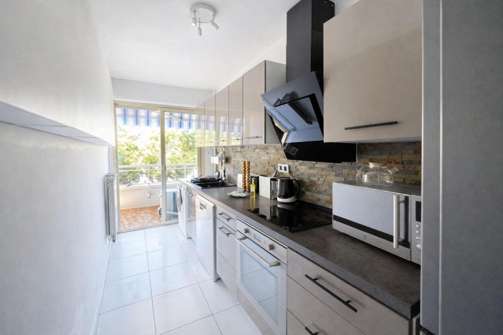 Elegant 2-bedroom apartment with balconies - Parking - Close to Monaco - 4