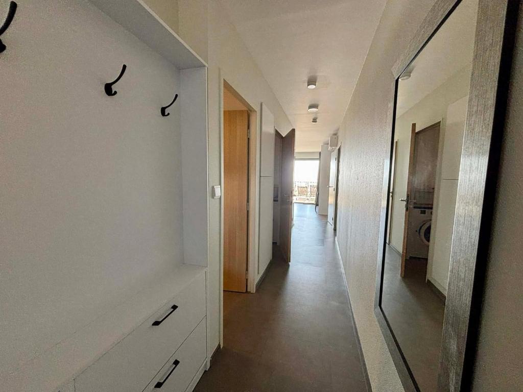 Appartement luxe 2 chambres, balcon, accès plage, piscine, animaux admis, parking - FR-1-194-236 - 3