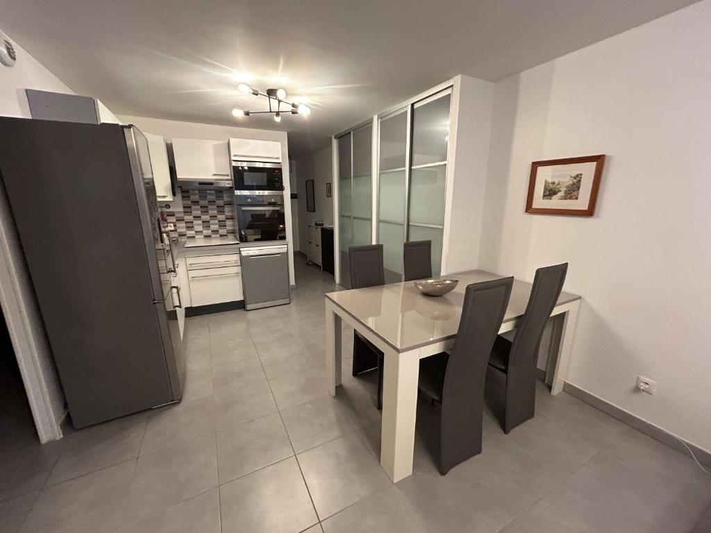 Appartement avec climatisation et parking - 4 pers. - FR-1-837-119 - 2