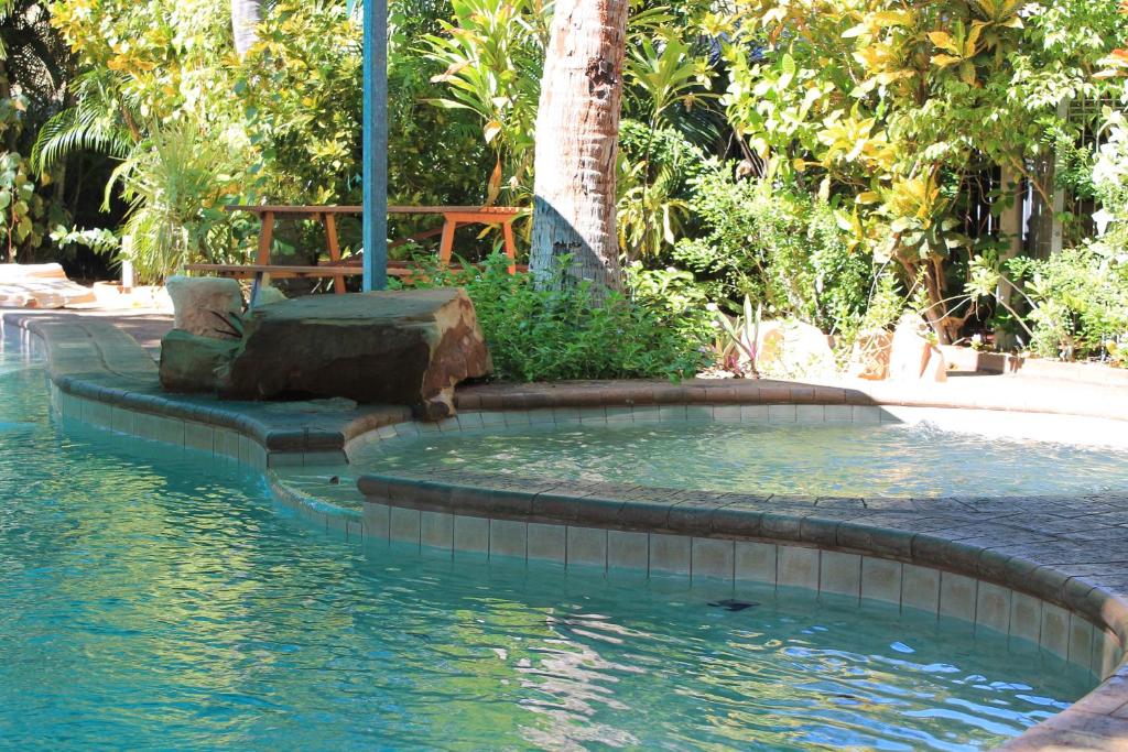 Roebuck Bay Backpackers and Party Bar photo