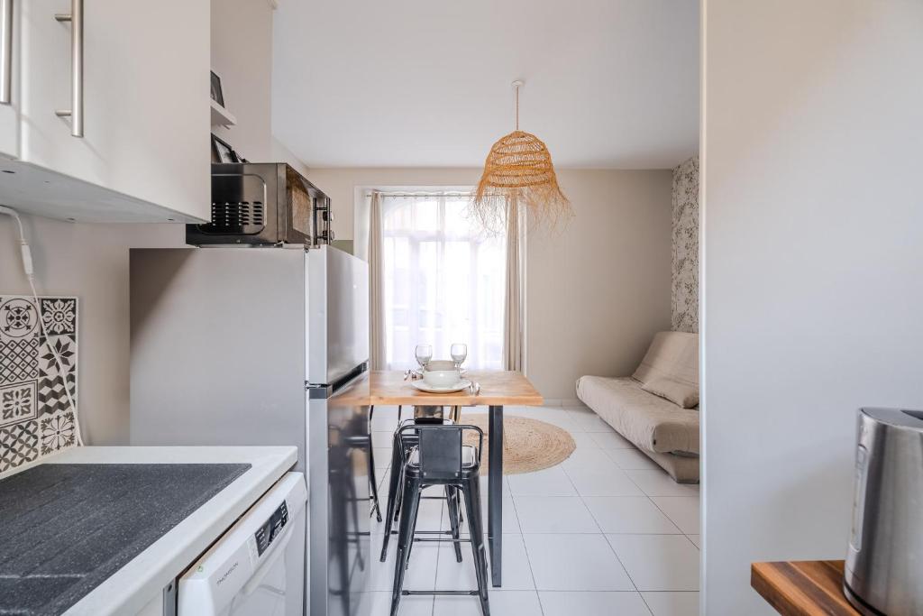Studio contemporain - 50 mètres plage - proche centre - 1