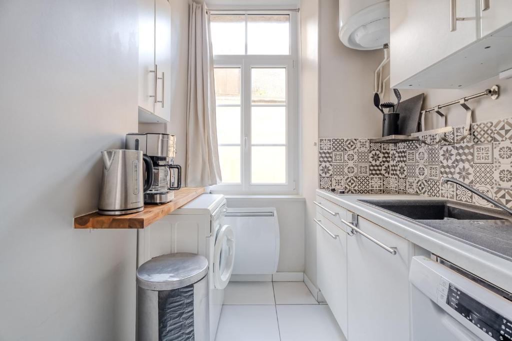Studio contemporain - 50 mètres plage - proche centre - 5