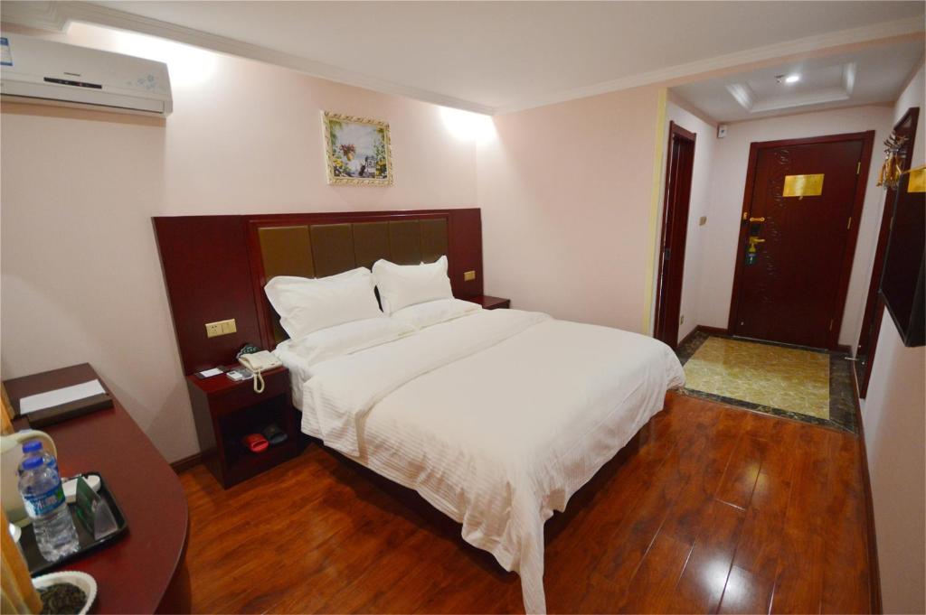 GreenTree Inn ShiYan Maojian District Shanghai Road Hotel photo