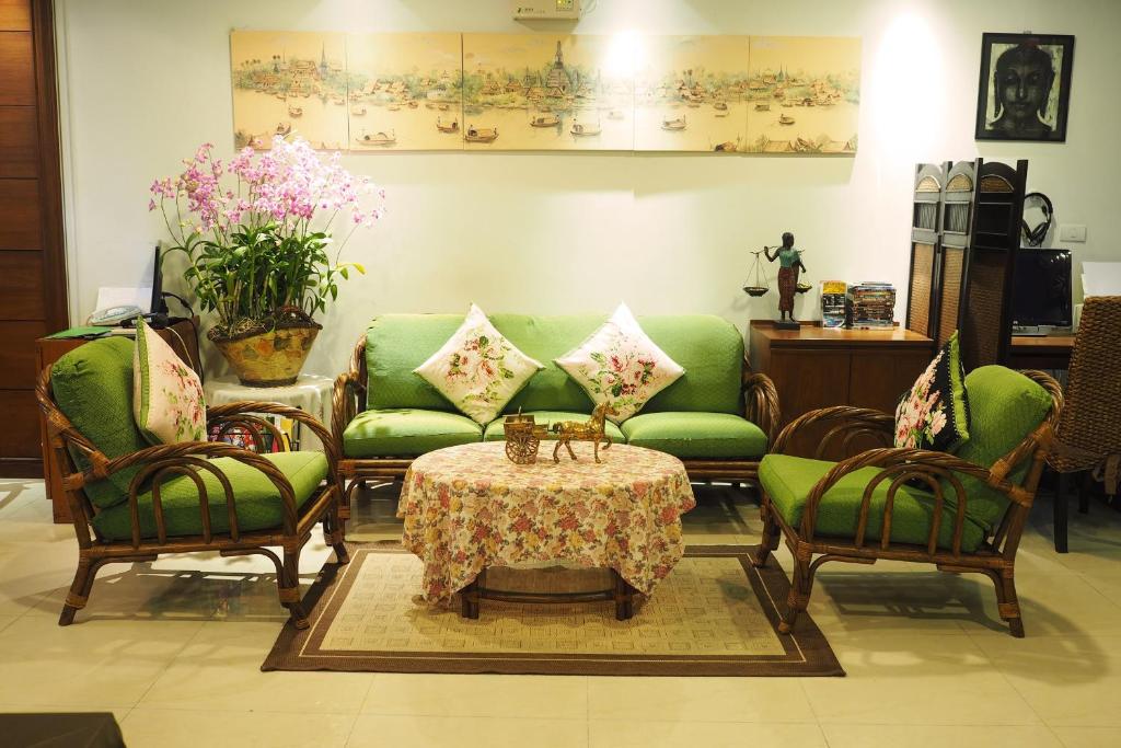 Baan Sukhumvit Soi 18 — Hotel in Bangkok