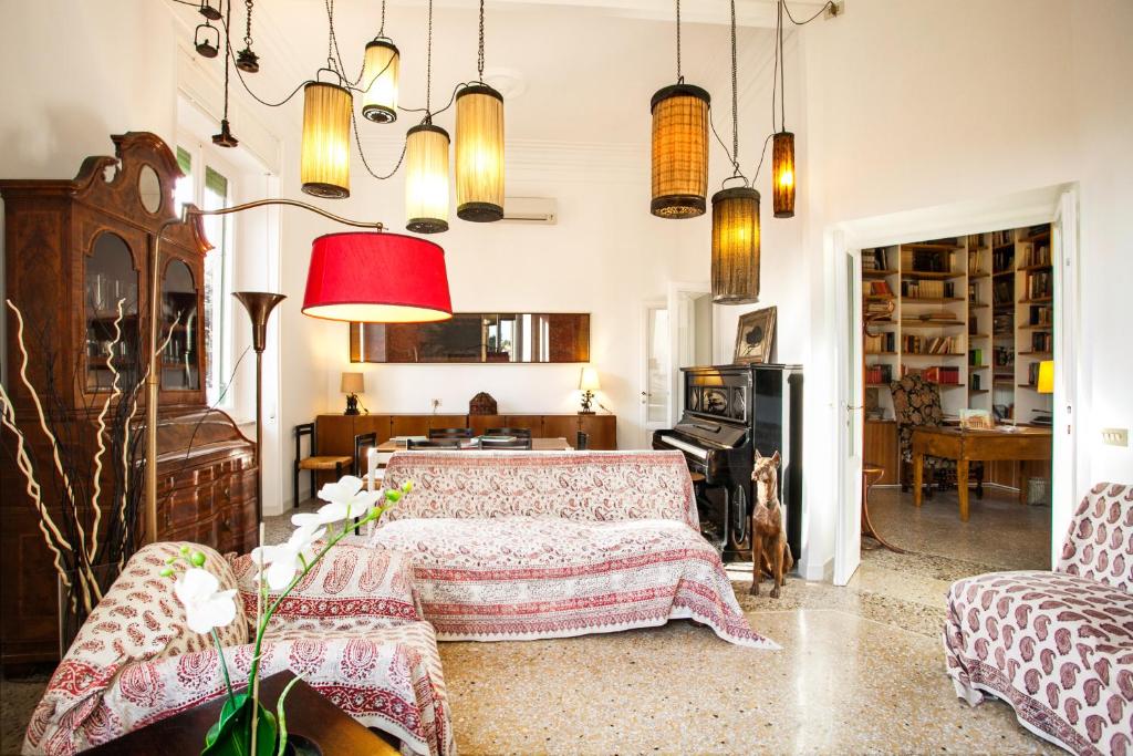 Wanderlust - FromHometoRome - 4