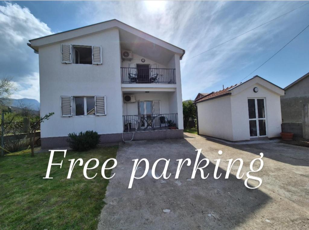 Peaceful 2BR Apt with Ultra-Fast WiFi - 2