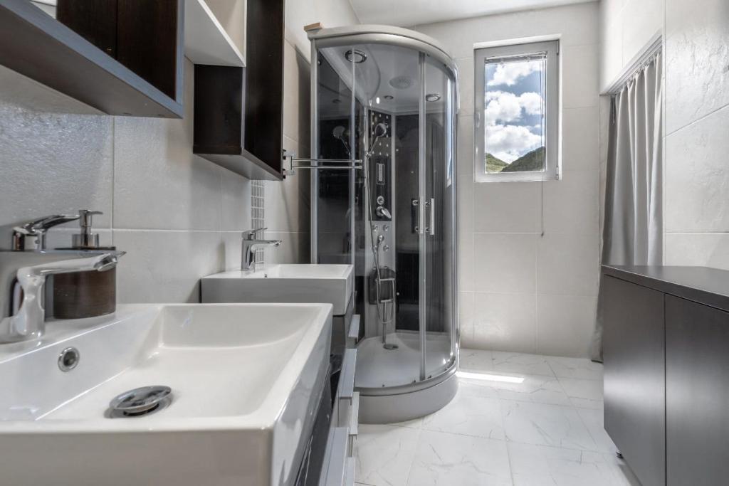 Luxury Villa II Kotor Montenegro - Sea View, Pool and Sauna - 5