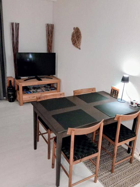 Central 4, pretty two room apartment, free bus, city tax included - 5