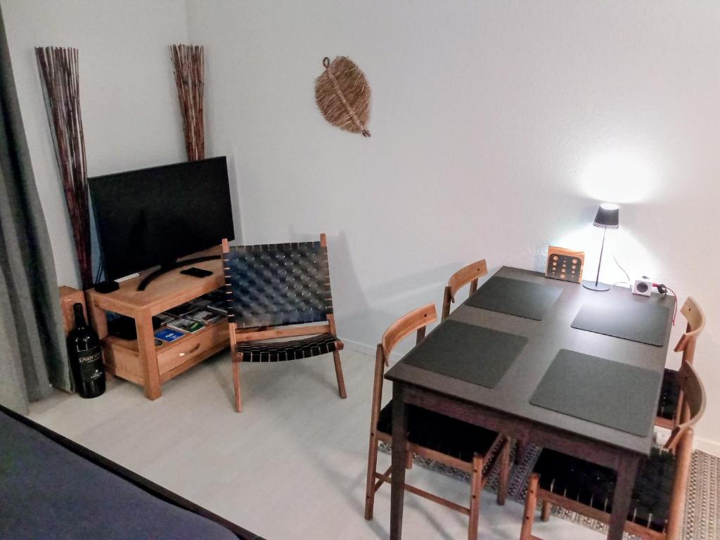 Central 4, pretty two room apartment, free bus, city tax included - 3