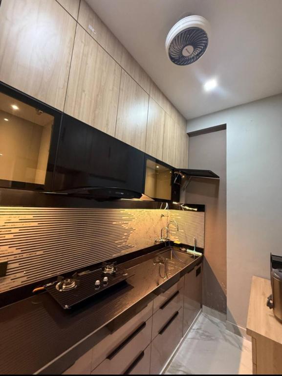 Drishti’s Farm -No rush. Just space, silence, and a stay that feels real. キッチン