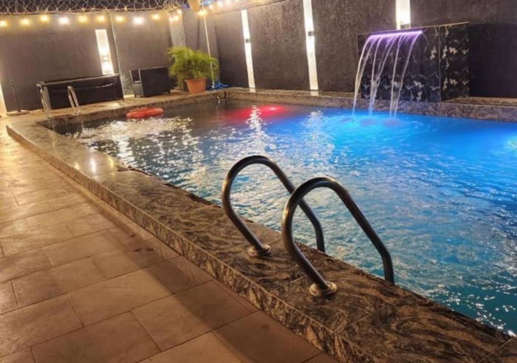 FORTEXCEL PLACE スイミングプール