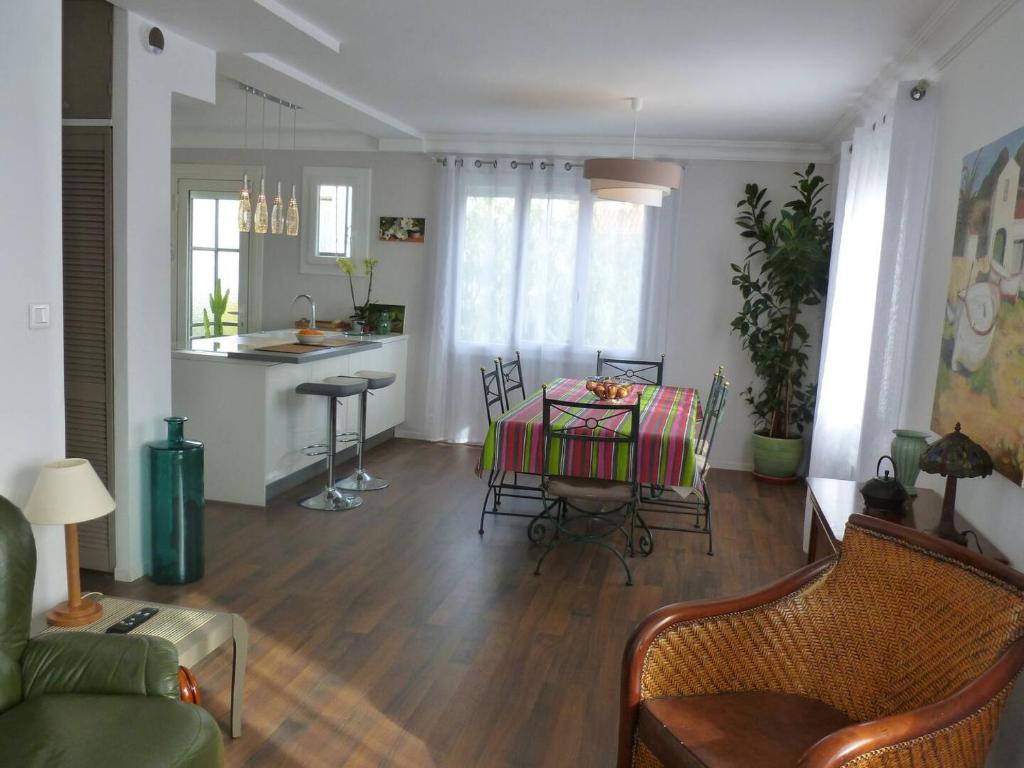 Appartement lumineux avec jardin privatif - 1
