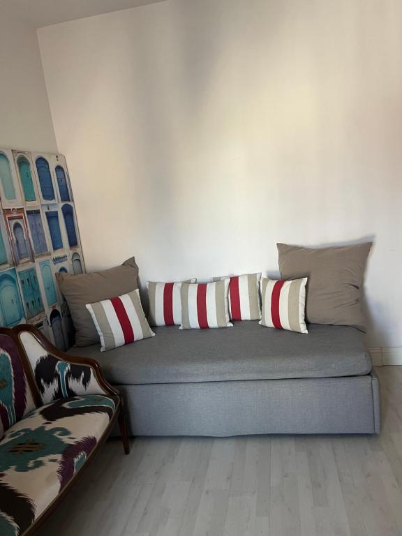 Facibeni Room with Private Living & Parking - 4