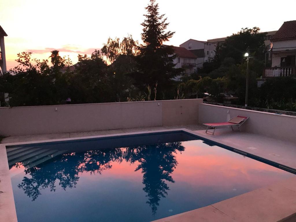 One Bedroom Apt Near Center with Pool and Garden - 2