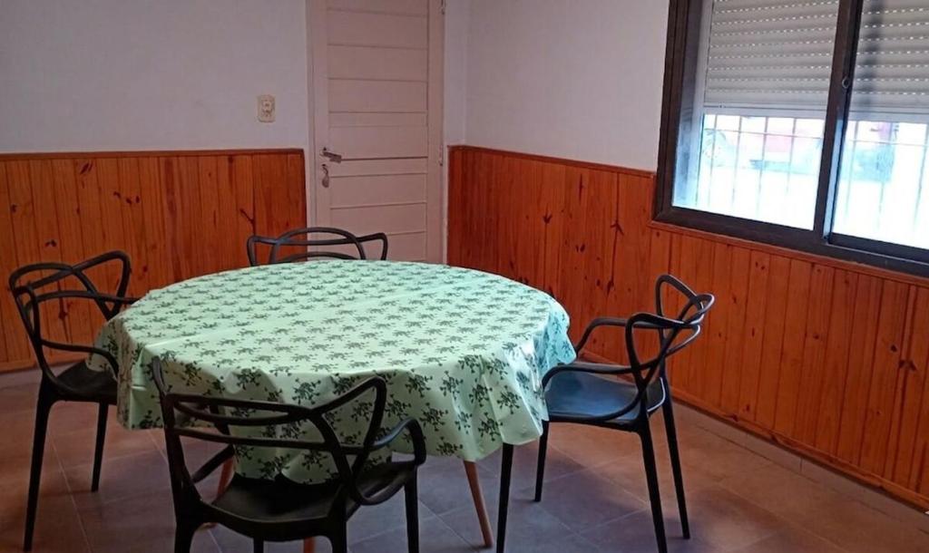 Casa en alquiler a una cuadra de la peatonal - 3