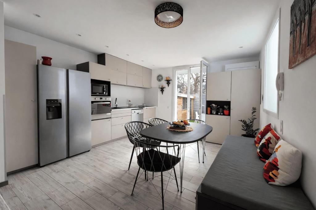 Apartment with Jacuzzi and Courtyard in Andernos - 3