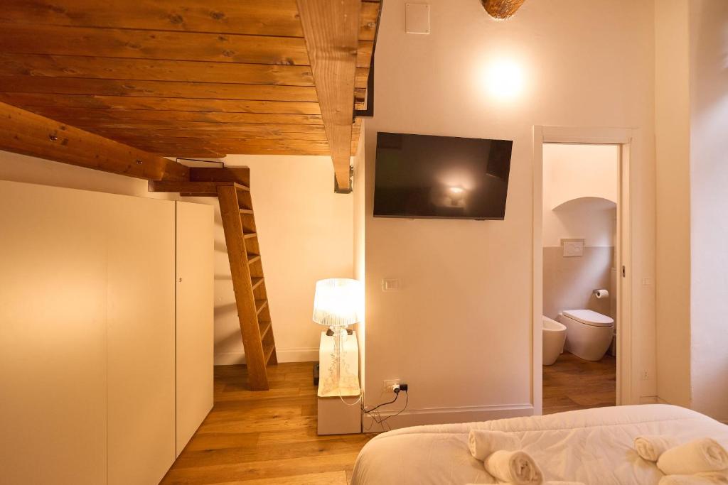AM Stays 11 - Cozy Medieval Loft in City Center - 3