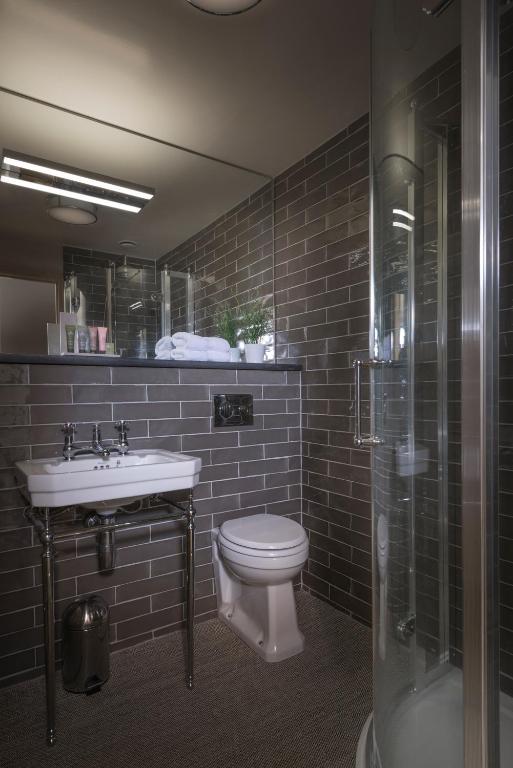 Harper's Steakhouse with Rooms, Haslemere photo