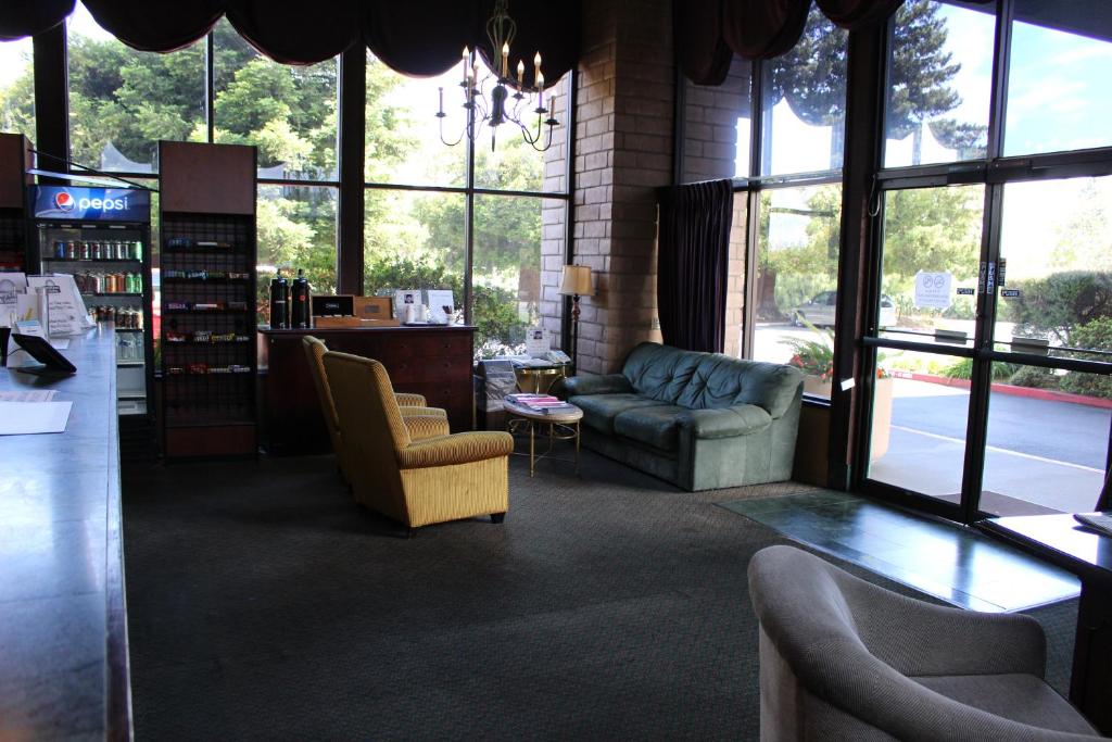 Days Inn & Suites by Wyndham Sunnyvale photo