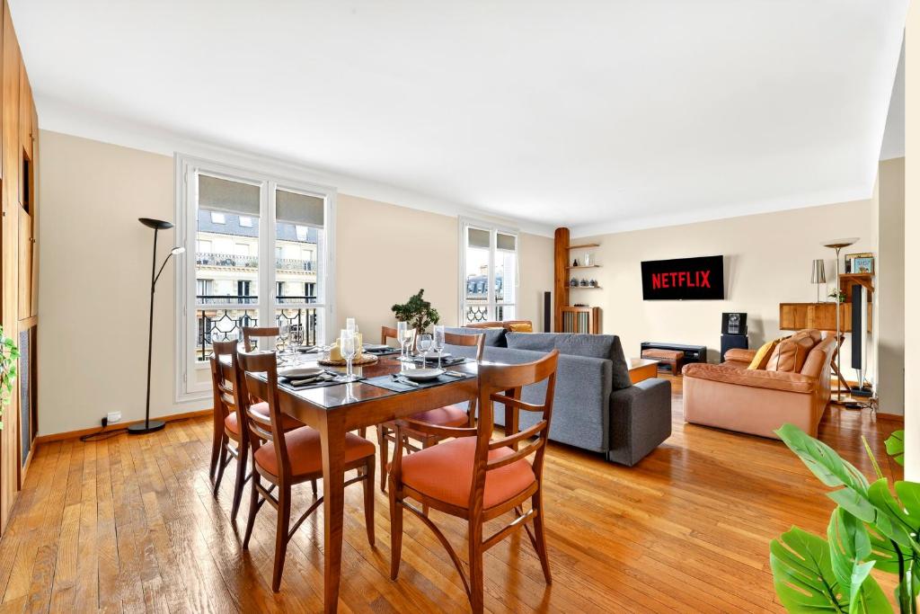 Quartier Arc de Triomphe 2 Bedroom Apartment with Netflix - 3