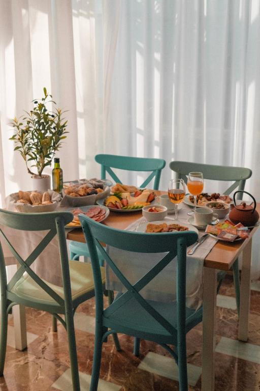 Apartamentos Vistasol — Restaurant & bars in Magaluf, Balearic Islands