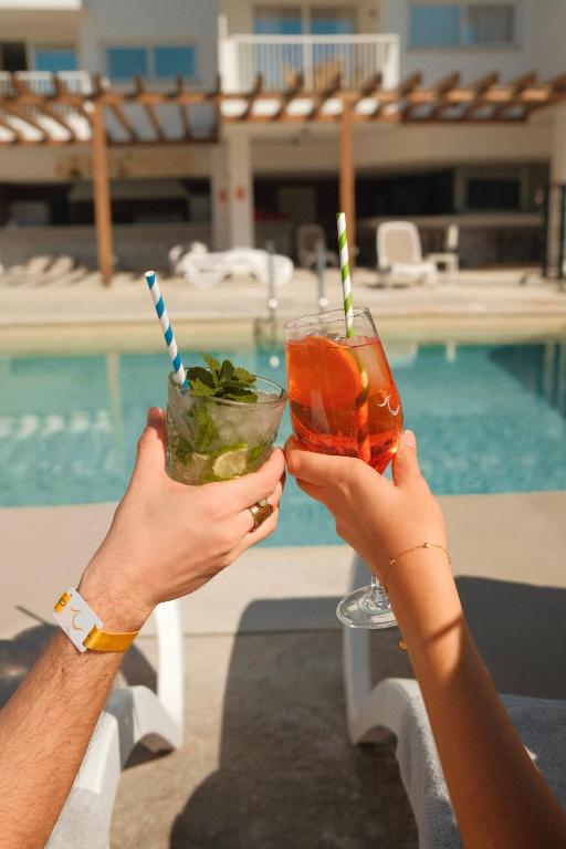 Apartamentos Vistasol — Restaurant & bars in Magaluf, Balearic Islands