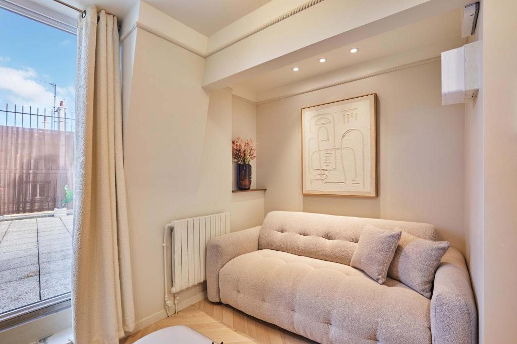 Suite with terrace & AC Paris Heart of the Marais - 3