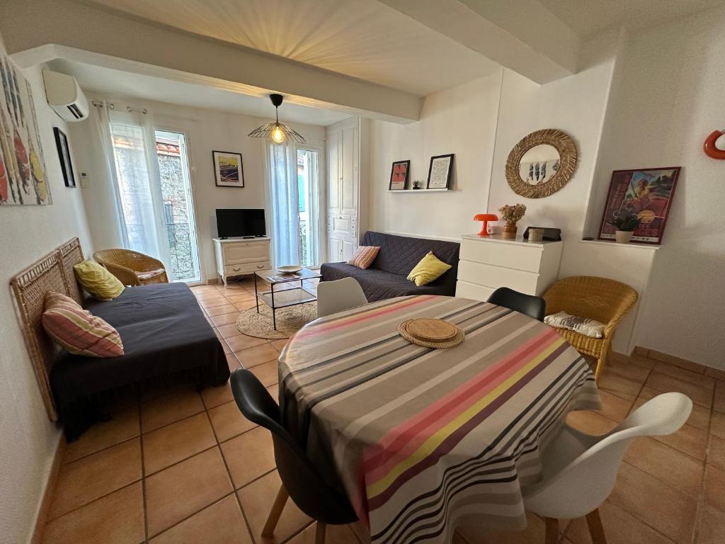 Appartement climatisé avec wifi au cœur du village et à 50m de la plage - 1