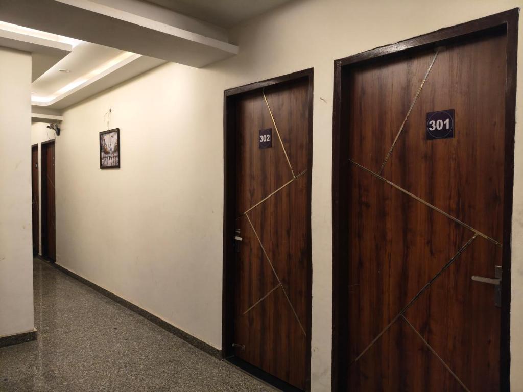 フロント・ロビー