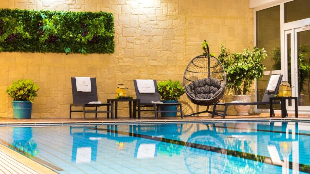 Swimming pool, Hotel Winterberg Resort in Winterberg