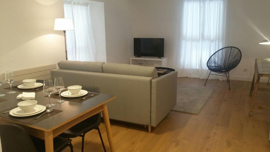 2. Apartame..