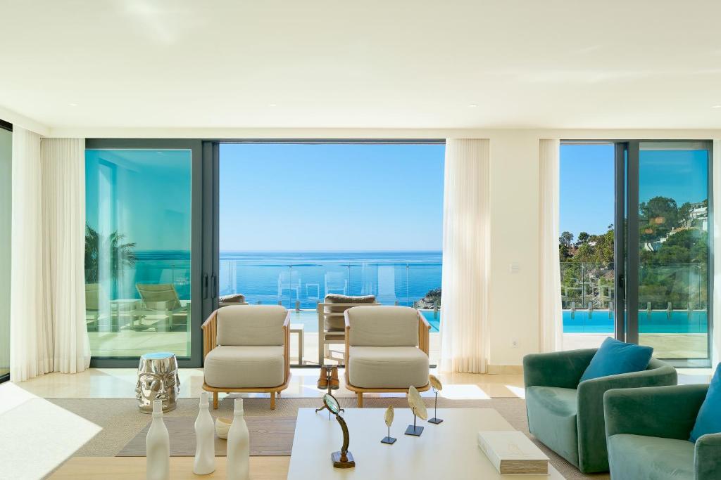 Villa Horizon - Luxury, Heated Pool and Jacuzzi - 3
