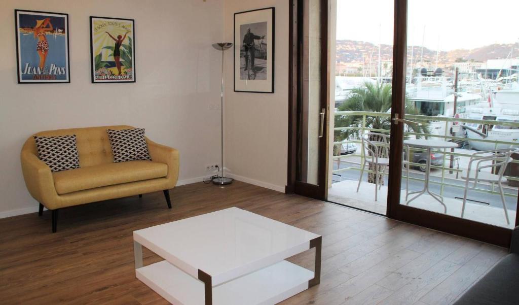 Fully AC, Port-view, 2 min beach and Palais - 5