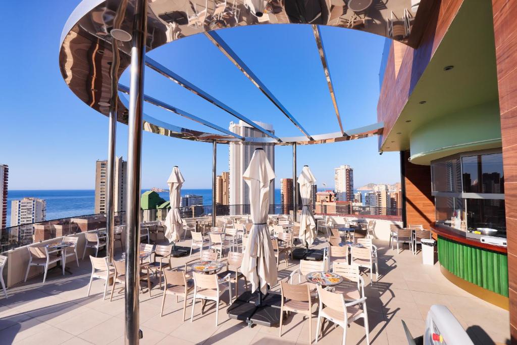 Hotel Gold Arcos 4 Sup - Modern Luxury Experience — Restaurant & bars in Benidorm, Valencian Community