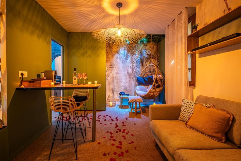 Le Bali Jacuzzi et WIFI - 4