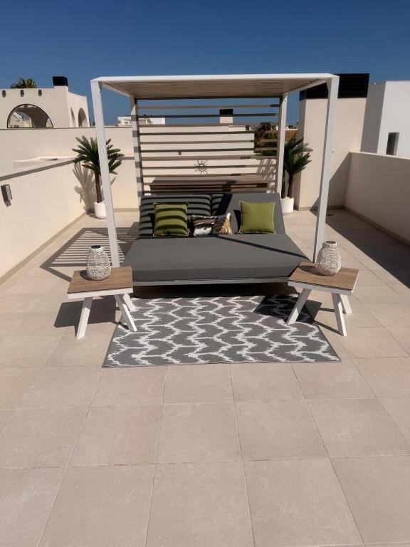 3 Bed Villa - Sleeps 6 - Private Pool - Parking - 2
