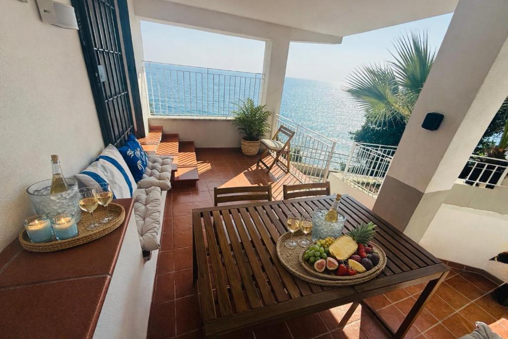 Elegante vista mare con posto auto privato - 1