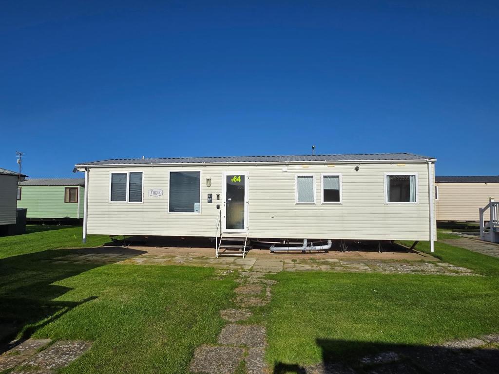 64 Whitehouse, Abergele photo 8