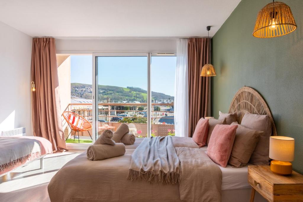 Studio cosy 2-3 pers, balcon, parking privé, clim, WiFi - 15 min sanctuaire - 1