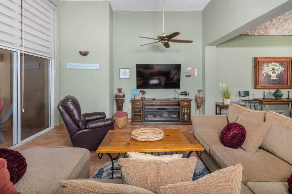 Spacious Beachfront Condo Las Palmas II 11A - 2