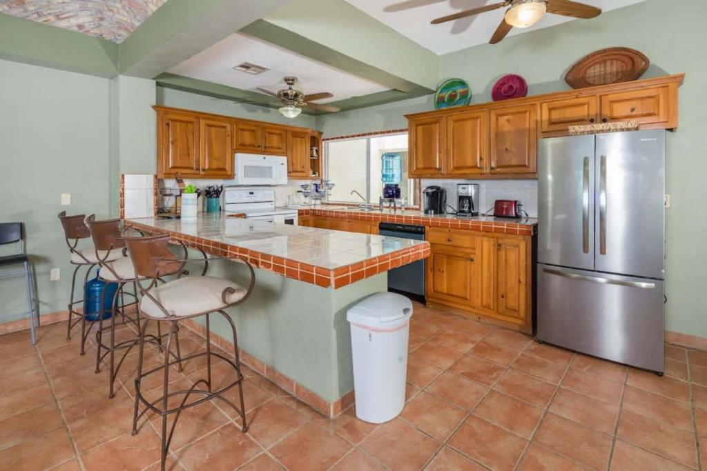 Spacious Beachfront Condo Las Palmas II 11A - 3