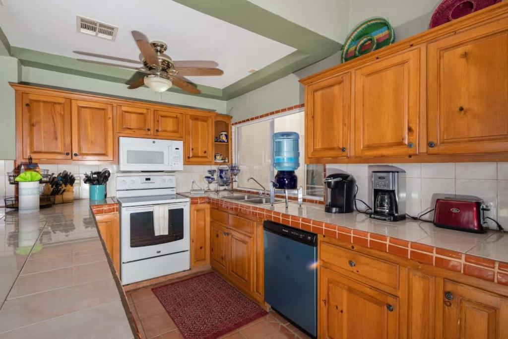 Spacious Beachfront Condo Las Palmas II 11A - 5