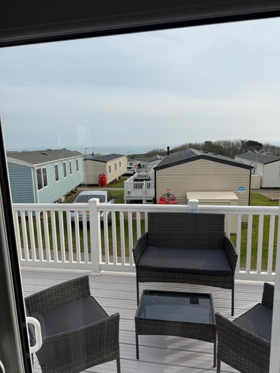 Luxury 3-Bed Caravan with Sea View, Exmouth photo 6